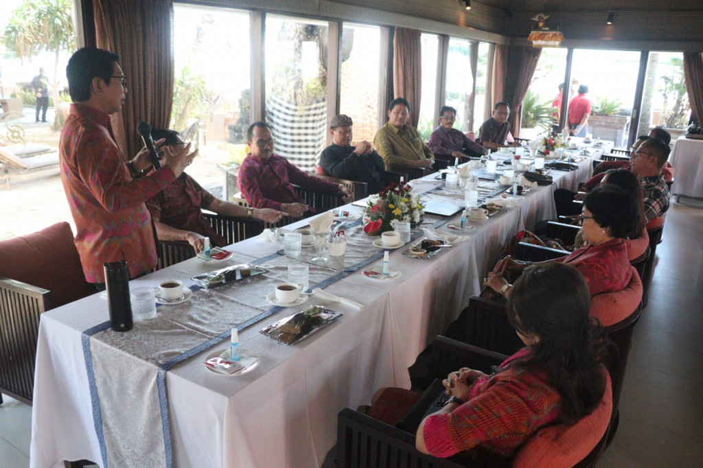 Sekda Adi Arnawa Hadiri Rapat Kerja Komisariat Wilayah Forsesdasi Provinsi Bali Tahun 2022